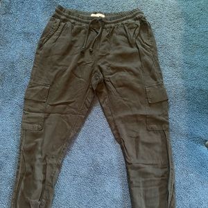 Elizabeth & James Cargo Jogger Pants